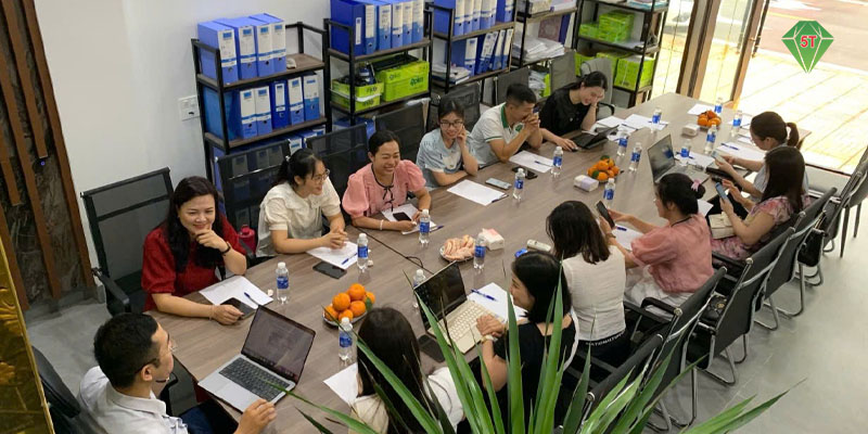 Dịch vụ hạch toán kế toán của kế toán 5T 3 Đội ngũ nhân viên làm việc chuyên nghiệp