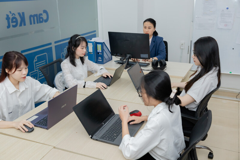 Top 10 công ty dịch vụ kế toán trọn gói tại Hà Nội uy tín nhất 5 Dịch vụ kế toán thuế trọn gói tại Hà Nội - AZTAX