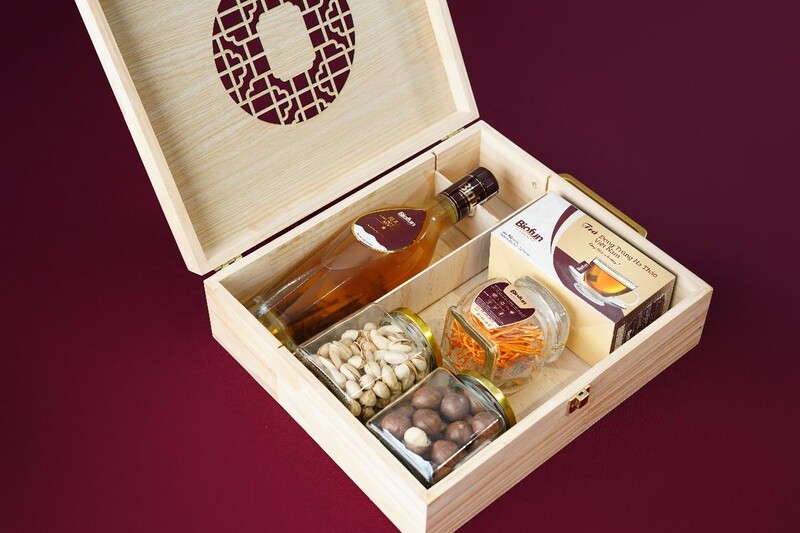 Cách hạch toán hàng biếu tặng bên tặng