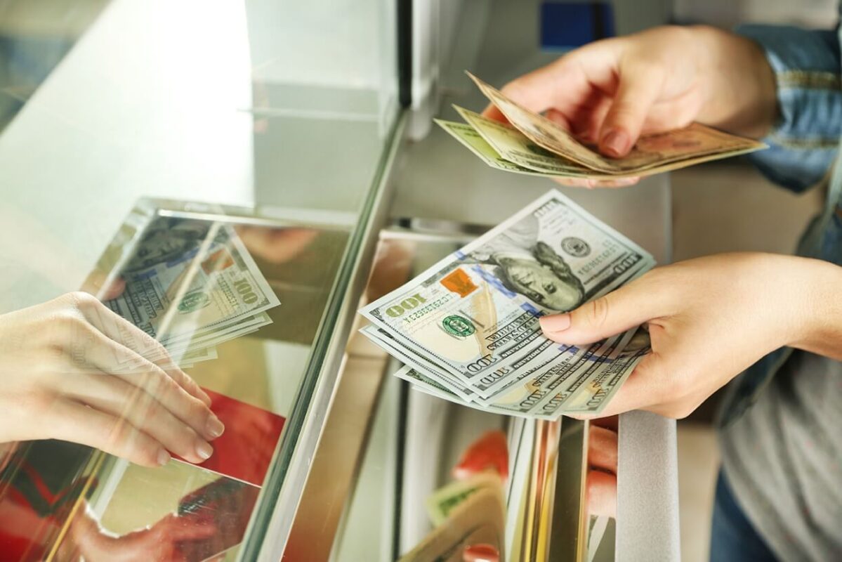 Quy trình mua ngoại tệ bằng tiền gửi ngân hàng