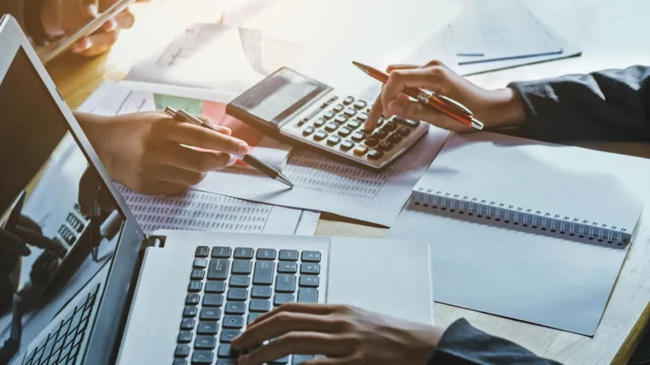Học thêm chứng chỉ kế toán: Bước đệm vững chắc cho sự nghiệp 4 Học thêm chứng chỉ kế toán có giúp xin việc dễ dàng hơn?