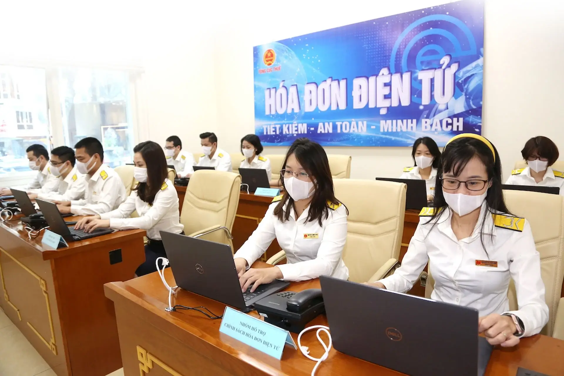 Thông tư 32 hướng dẫn Nghị định 70: Cập nhật thay đổi về hóa đơn điện tử 7 Hành vi bị cấm trong lĩnh vực hóa đơn chứng từ